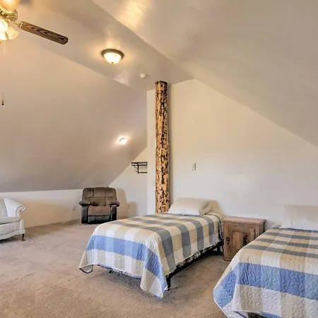 Cozy Henrieville Cabin 18 Mi To Bryce Canyon Np! Exterior photo