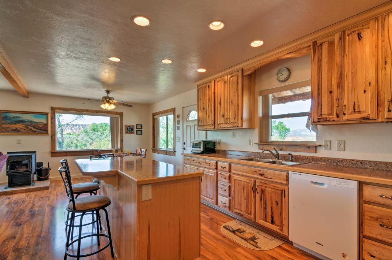 Cozy 18 Mi To Bryce Canyon Np! Holiday home Henrieville